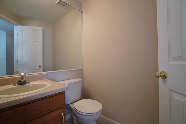 Building Photo - 3430 MacGregor Dr