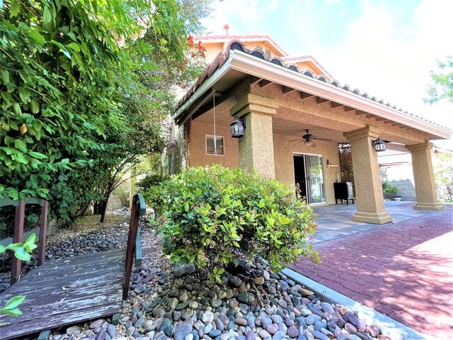 Building Photo - 736 Roddenberry Ave