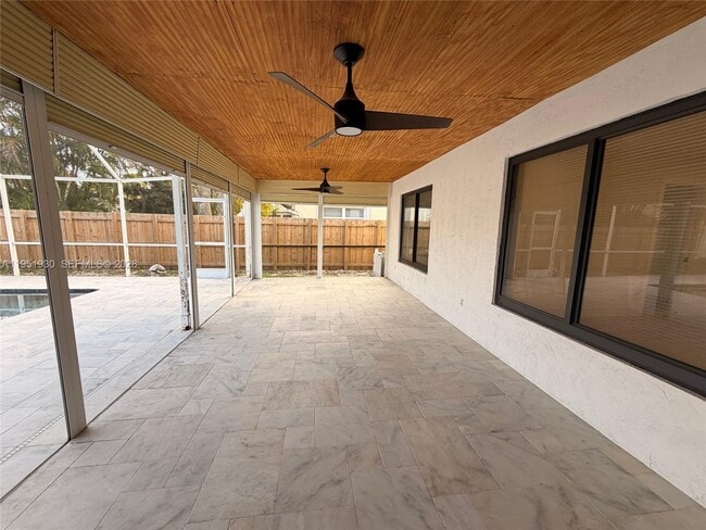 Building Photo - 1462 SW 25th Ave