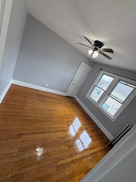 Building Photo - 73 Elmdale St