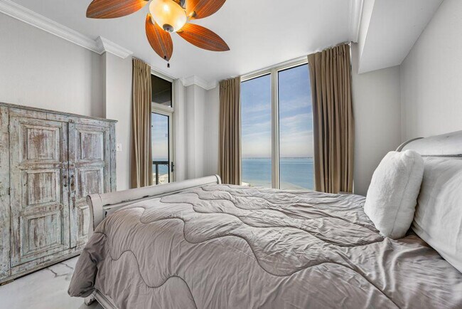 Building Photo - 5 Portofino Dr