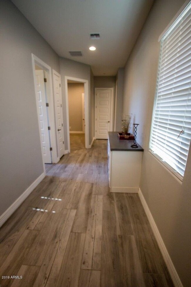 Building Photo - Gorgeous 4 Bed + den Single Level Home in gated community in North Peoria with RV Gate / BBQ!!