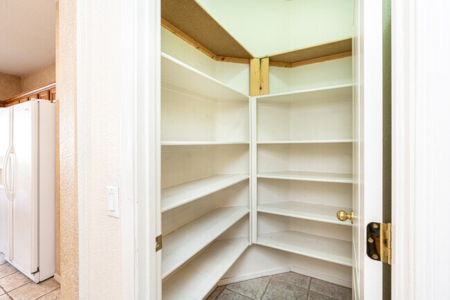 Building Photo - Great Single Level Peoria Home