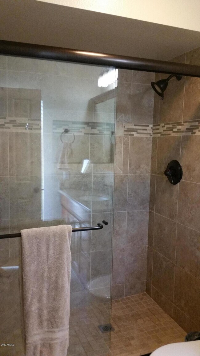 Building Photo - 2614 E Sahuaro Dr