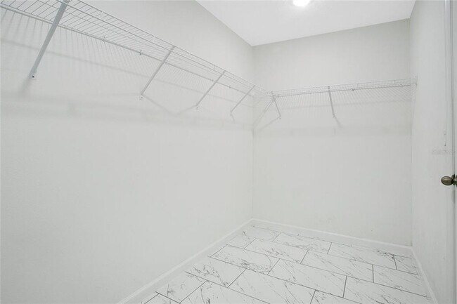 Building Photo - 207 Denton Ave