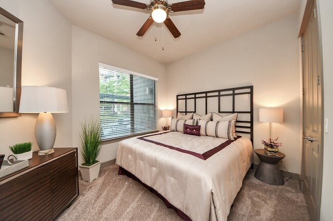 Building Photo - 5454 Washington Ave