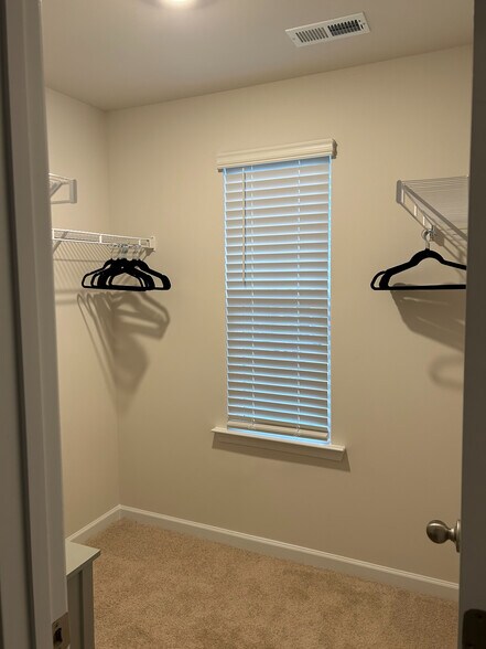 Building Photo - Room in Townhome on Murray Br Dr