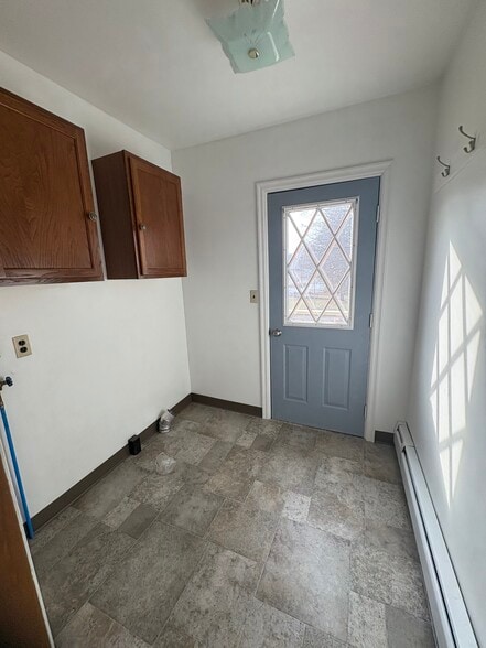 Building Photo - 25 Saint David St