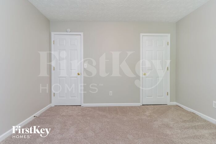 Building Photo - 745 Somerset Vale Dr
