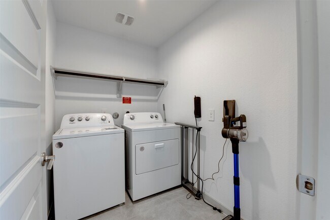 Building Photo - 29751 Cayenne Cir