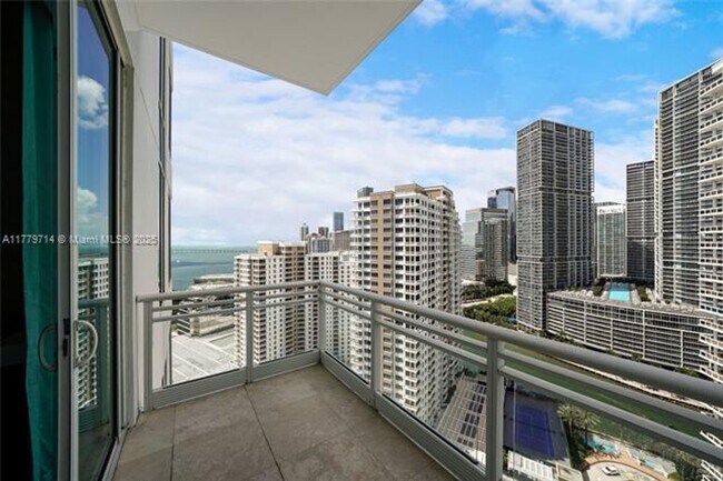 Building Photo - 900 Brickell Key Blvd