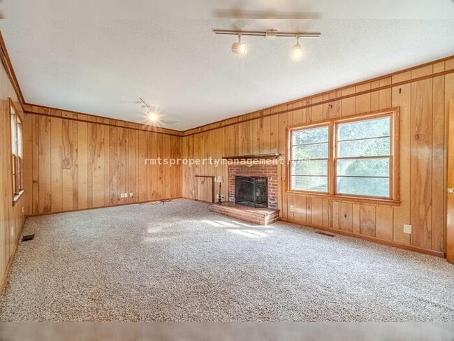 Building Photo - 7680 Jefferson River Rd