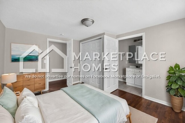 Building Photo - 1110 Pinkston St