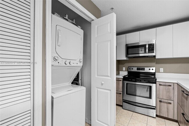 Building Photo - 5271 SW 8th St