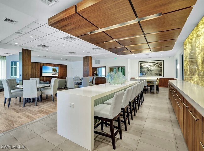 Building Photo - 6361 Pelican Bay Blvd