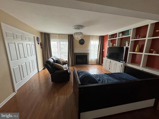 Building Photo - 18 E Countryside Dr