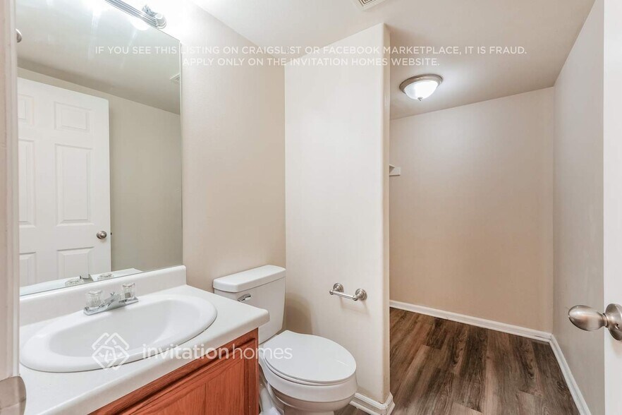 Building Photo - 3365 Bareback Dr