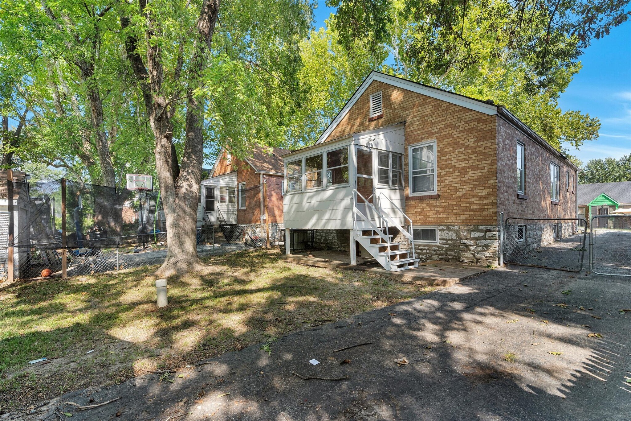 Building Photo - 10063 Diamond Dr