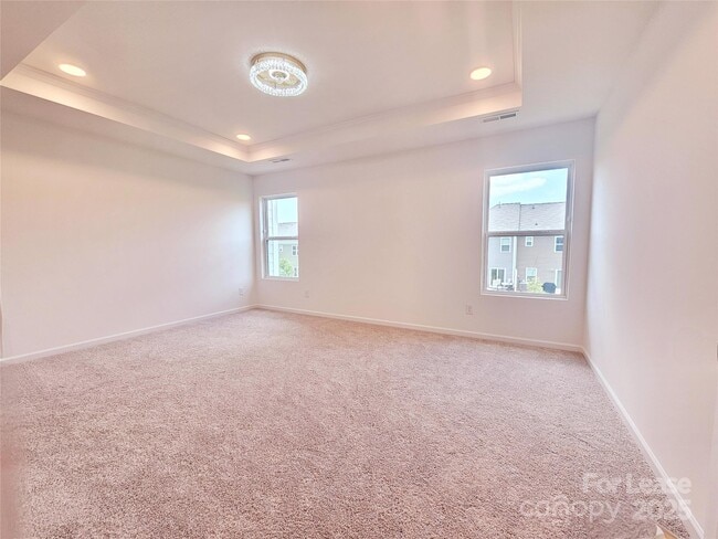 Building Photo - 2744 Yeager Dr NW