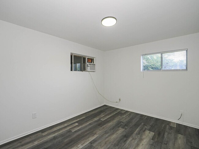 Building Photo - 3725 S 200 E
