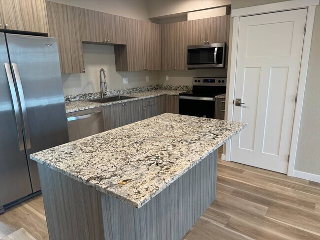 Interior Photo - 441 Talent Ave