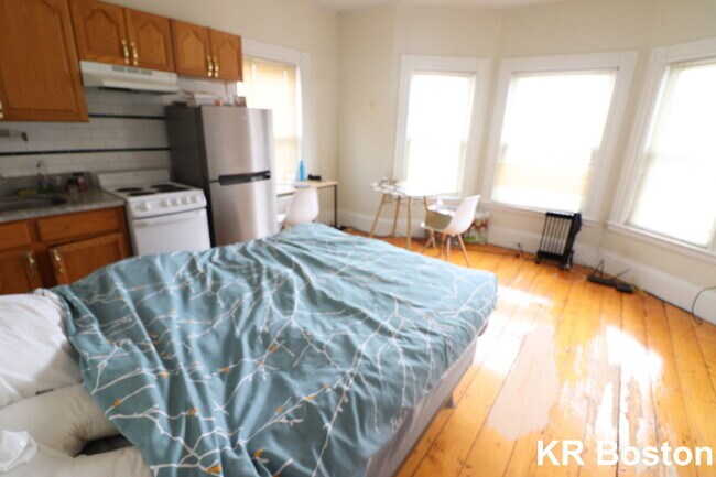 Building Photo - 48 N Beacon St