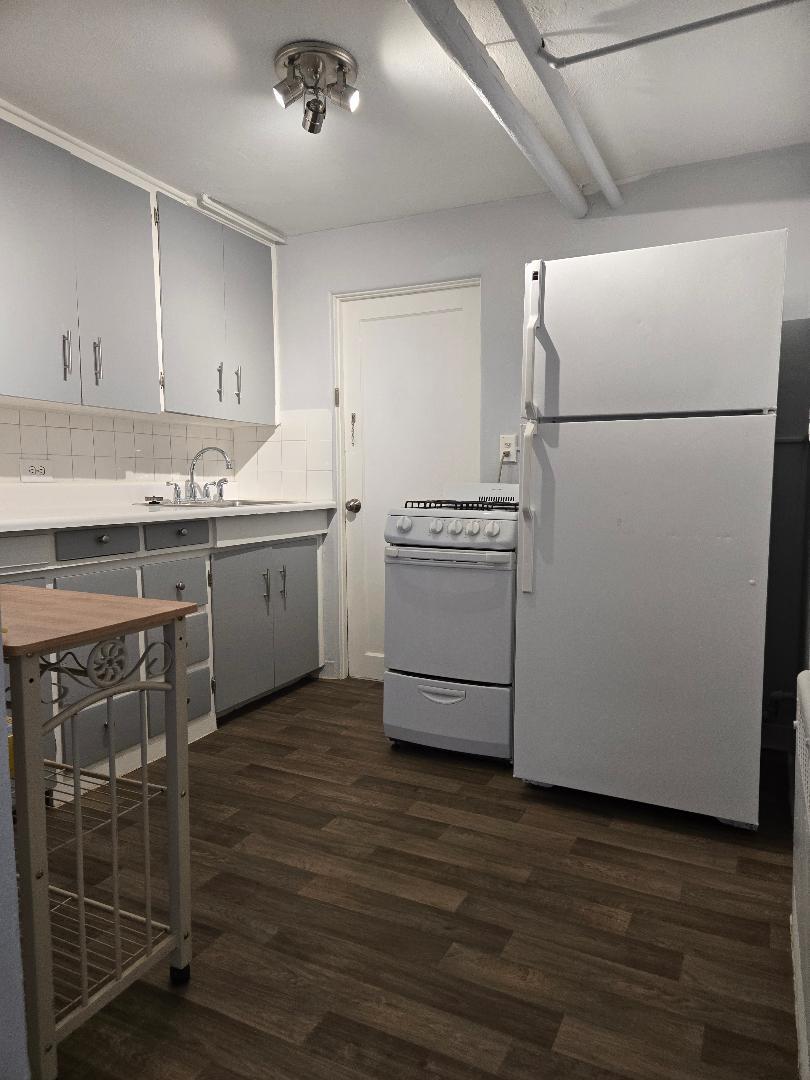 Building Photo - 3376 S Sherman St