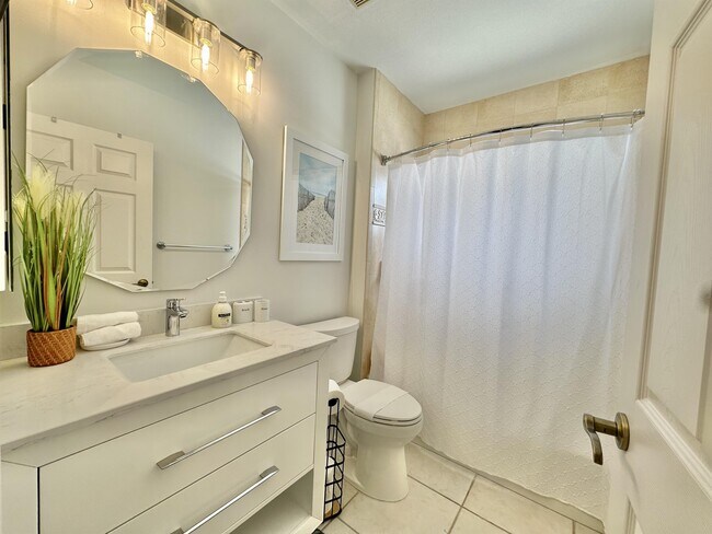 Building Photo - 798 107th Ave N