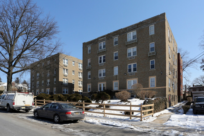 Primary Photo - Stenton Hall Apts