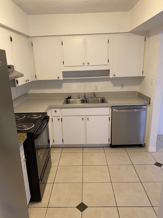 Building Photo - Spacious 2-Bedroom Apartment in Altamonte ...