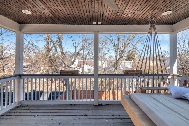 Building Photo - 368 Glenrose Ave