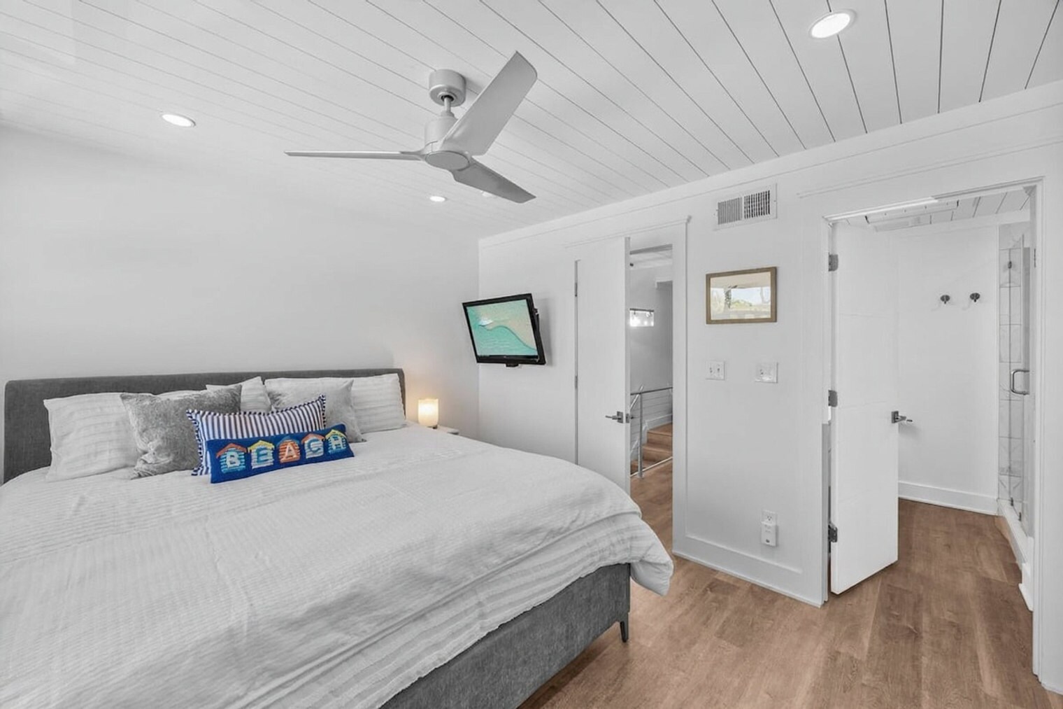 Building Photo - 17735 Front Beach Rd