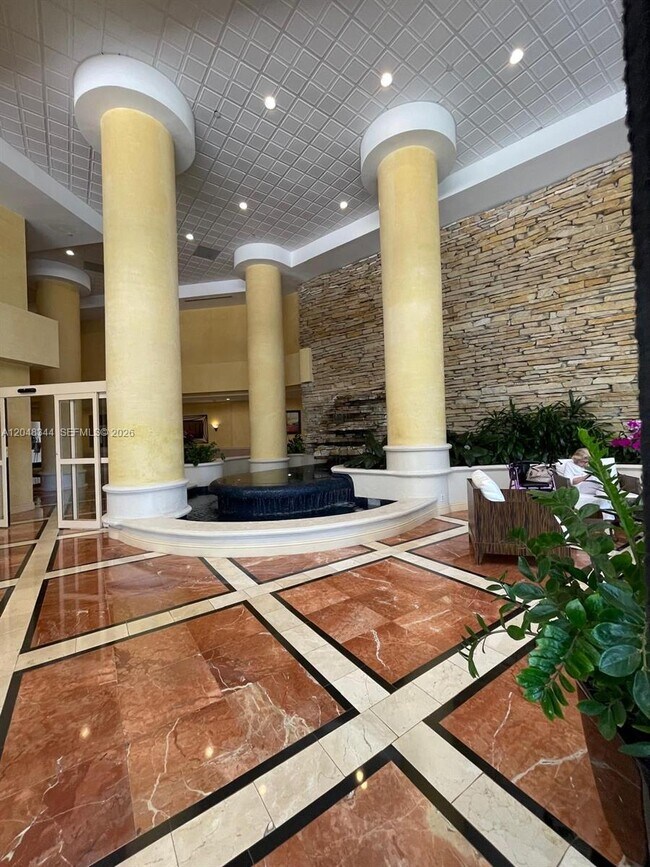 Building Photo - 20281 E Country Club Dr
