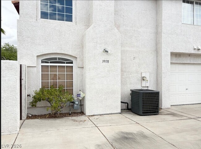 Building Photo - 3918 Starfield Ln