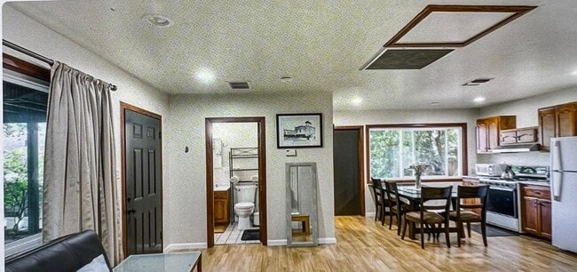Building Photo - 2105 Via Venado St