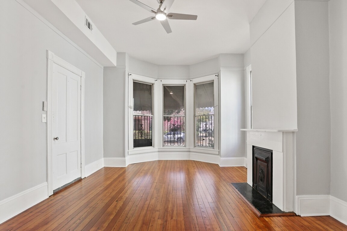 Building Photo - 1112 Barnard St