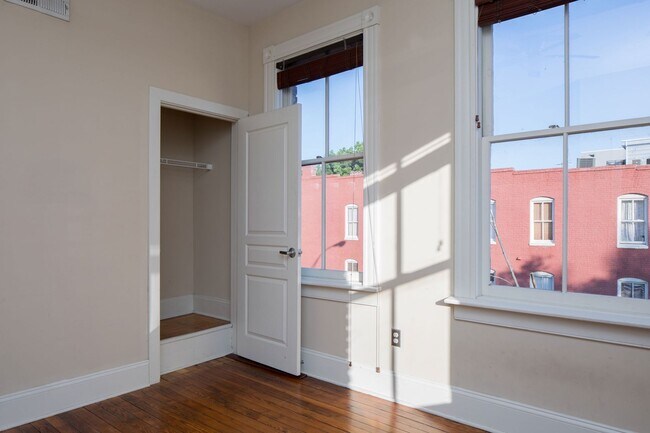 Building Photo - 411 N Adams St