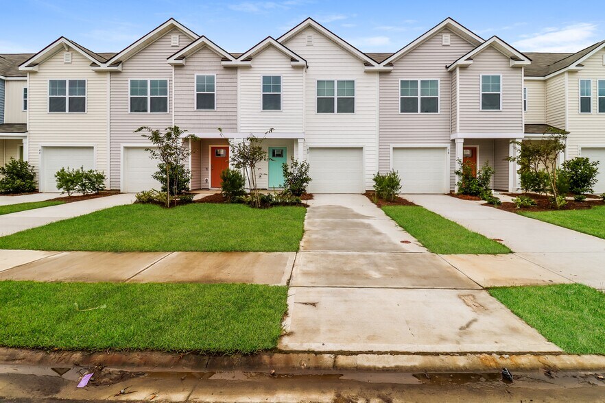 Building Photo - 40 Striker Rd