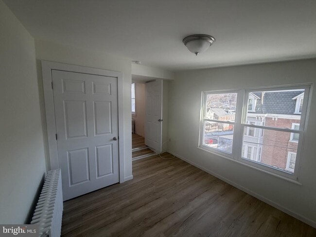 Building Photo - 101 Cedar Ave