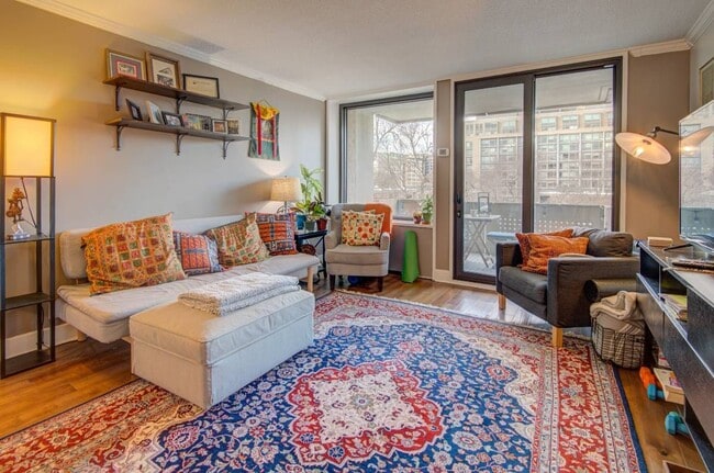 Primary Photo - 240 M St NW