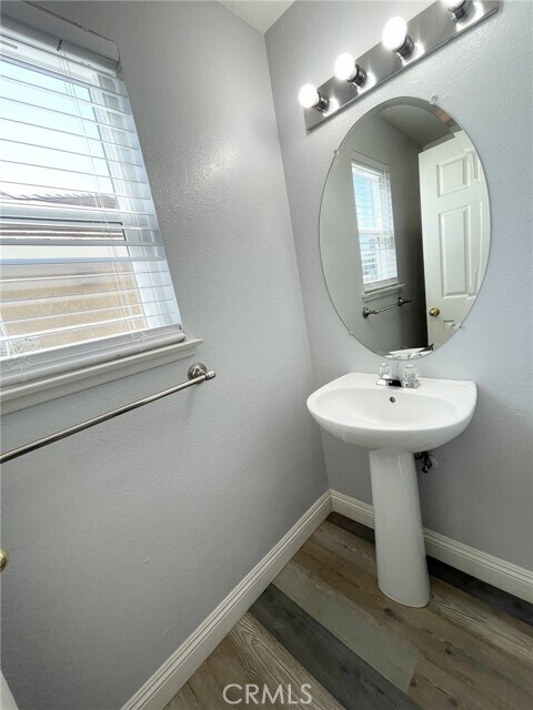 Building Photo - 15096 Fox Ridge Dr