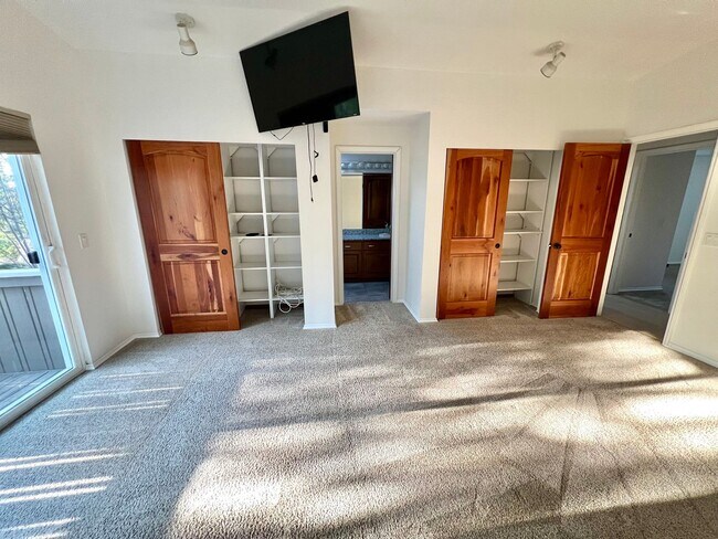 Building Photo - 20915 NE 17th St