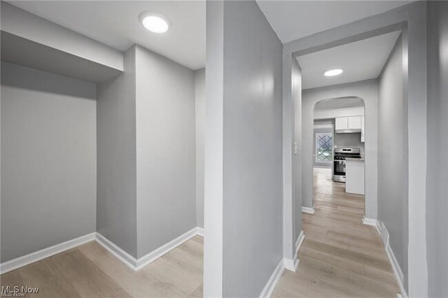 Building Photo - 3881 Meadowbrook Blvd