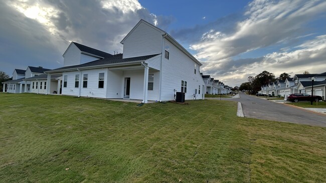 Building Photo - 210 Timber Fls Dr