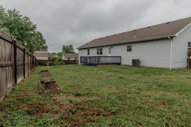 Building Photo - Home with a fence