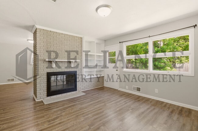 Building Photo - 730 N Chipper Ln