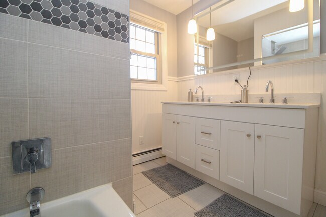 Building Photo - 213 Blueberry Dr