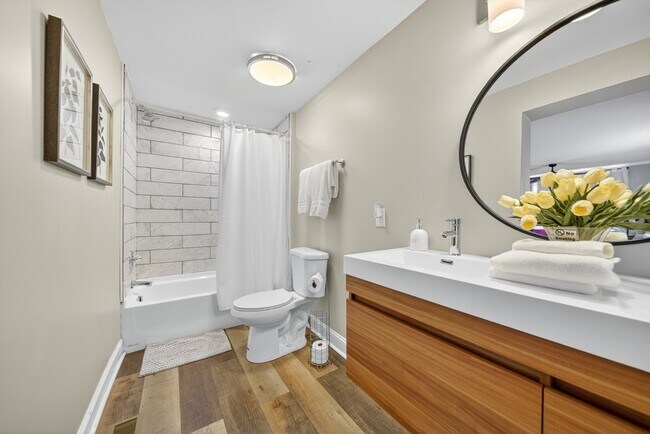 Building Photo - 147 Sunset Dr