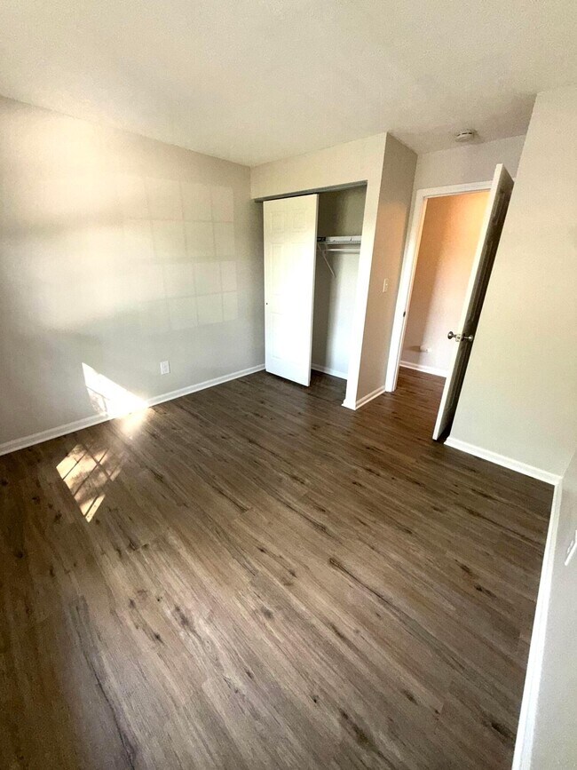 Building Photo - 1440 Slade Ave