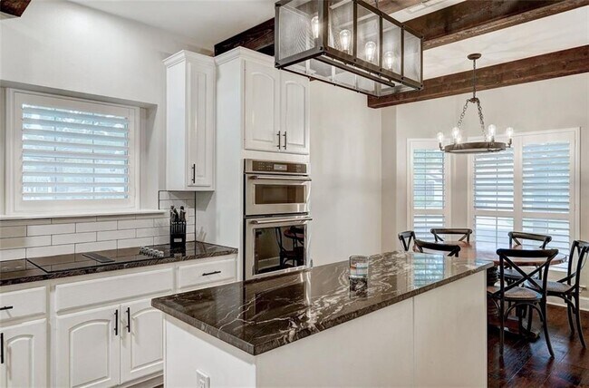 Building Photo - 30389 Ledgemont